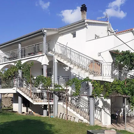 Daire Miocev *